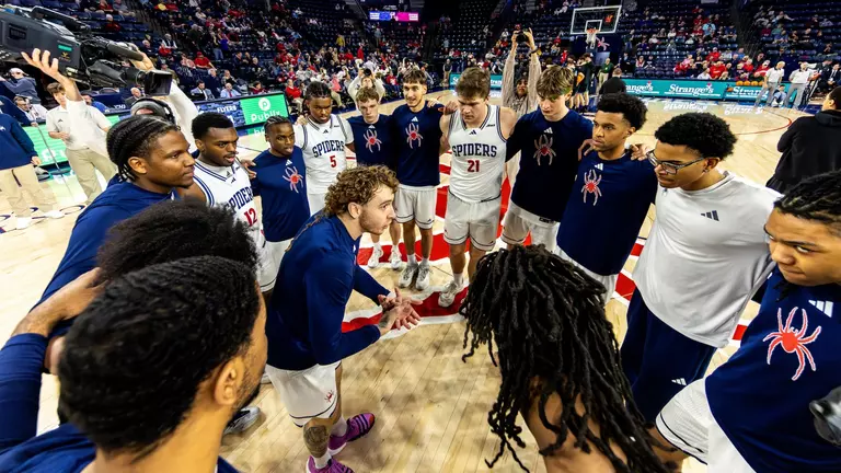 Game Notes: Spiders Open A-10 Tourney vs Loyola Chicago