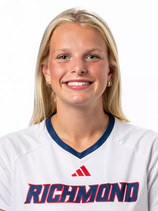 Anna Nelson headshot