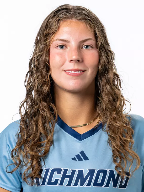 Isabel Seifert headshot