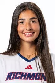 Madeline Bordages headshot