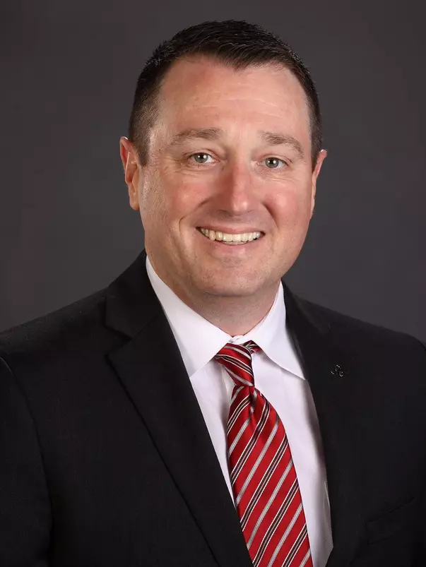 Kelly Curry headshot