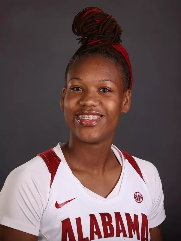 Shaquera Wade headshot