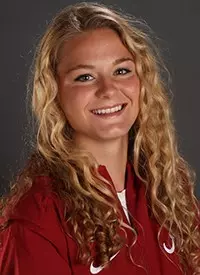 Elaine Schutte headshot