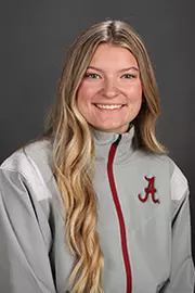 2023 Emma Ewell Headshot