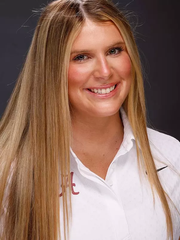 Isabella van Der Biest 2024 Headshot