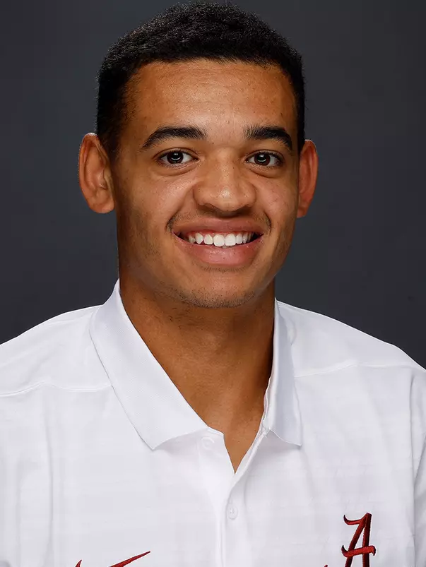 Enzo Aguiard headshot