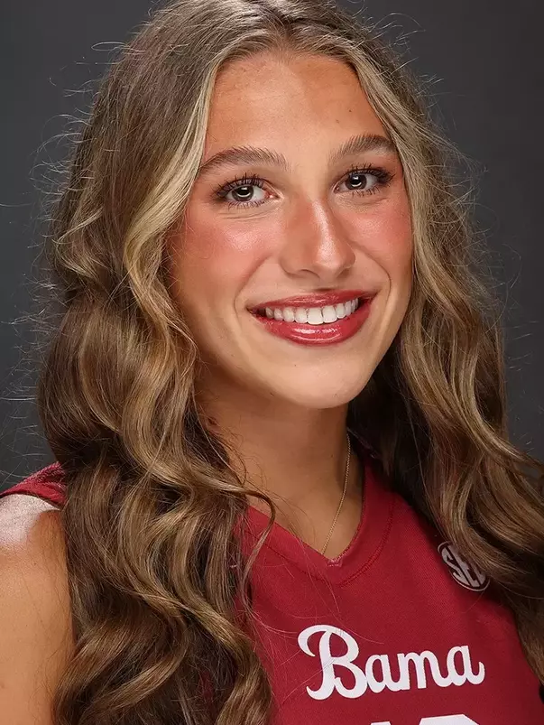 2025 Maggie Kyriakides Headshot