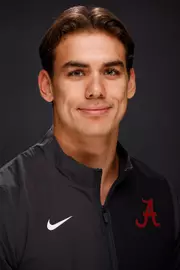 Sean Niewold headshot