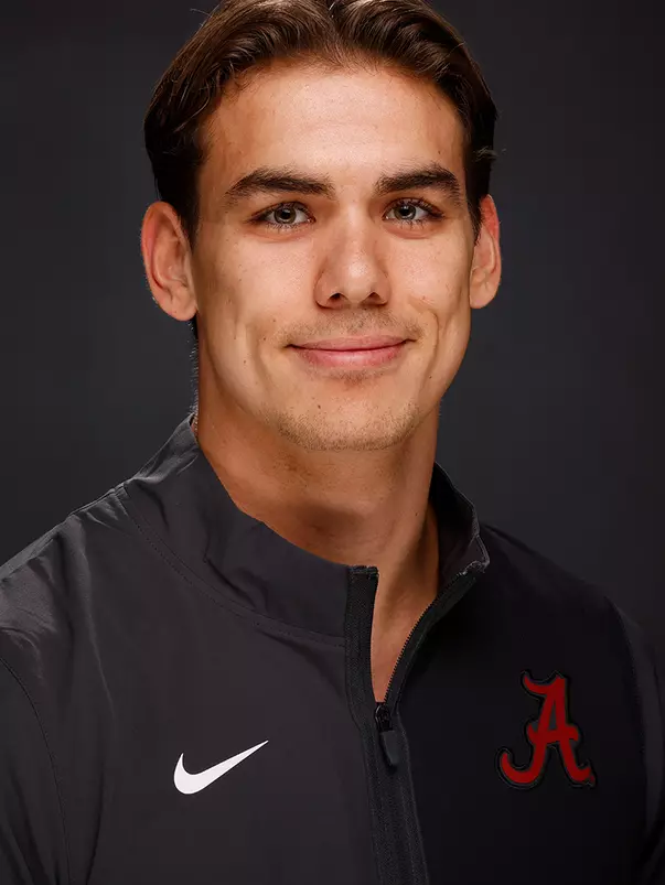 Sean Niewold headshot