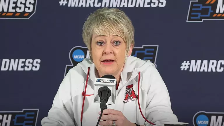 Kristy Curry at a press conference