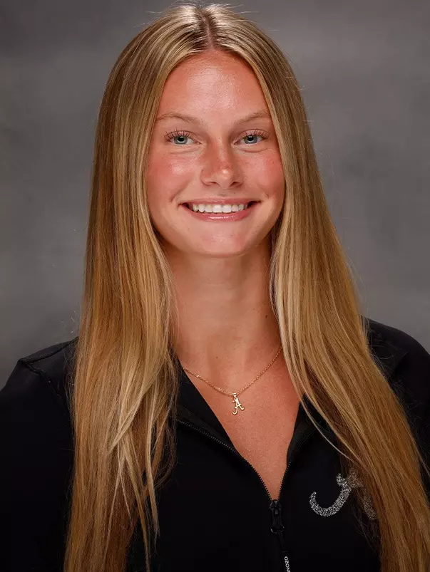 Avery Schlichting Headshot