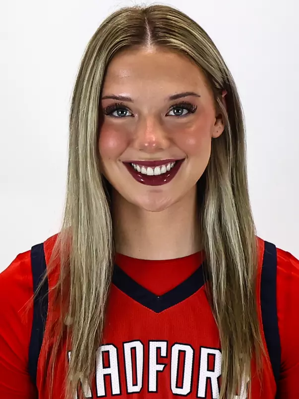 Emme Custer 2627 Headshot