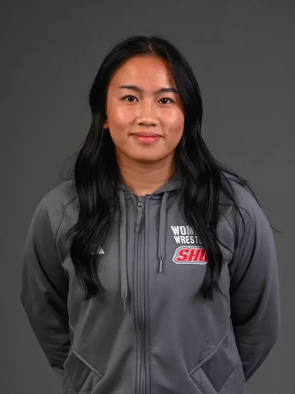 Bayley Trang.