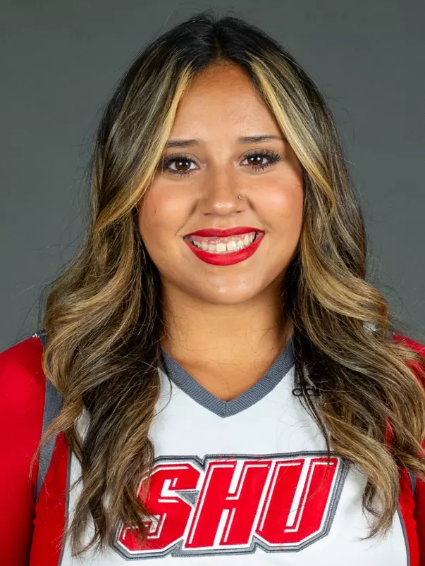 Sacred Heart University cheerleading photo by Tracy Deer-Mirek 8/21/23