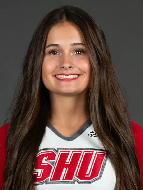 Sacred Heart University cheerleading photo by Tracy Deer-Mirek 8/21/23