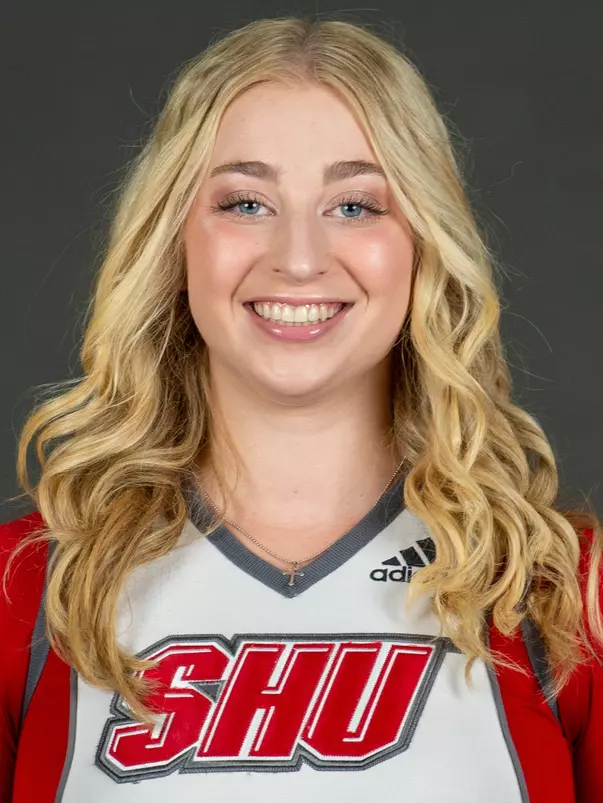 Sacred Heart University cheerleading photo by Tracy Deer-Mirek 8/21/23