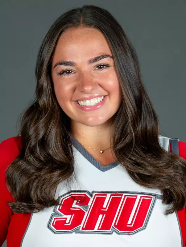 Sacred Heart University cheerleading photo by Tracy Deer-Mirek 8/21/23