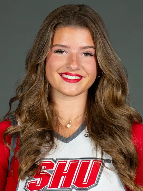 Sacred Heart University cheerleading photo by Tracy Deer-Mirek 8/21/23