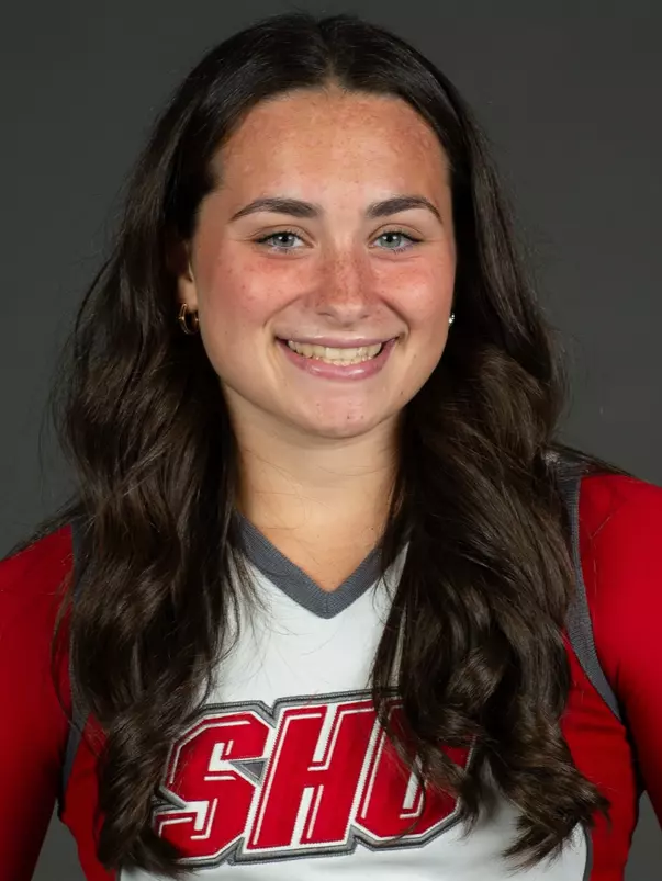 Sacred Heart University cheerleading photo by Tracy Deer-Mirek 8/21/23