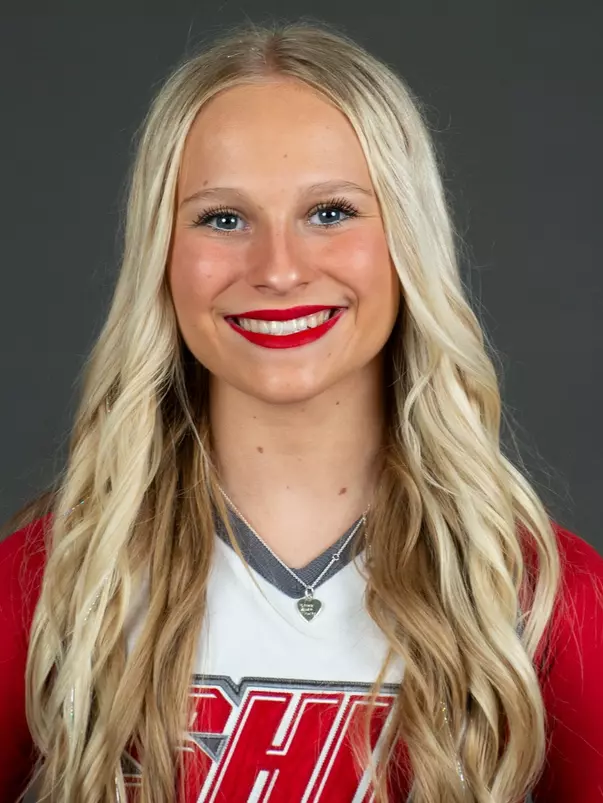 Sacred Heart University cheerleading photo by Tracy Deer-Mirek 8/21/23