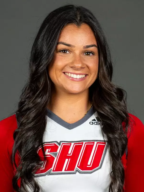 Sacred Heart University cheerleading photo by Tracy Deer-Mirek 8/21/23