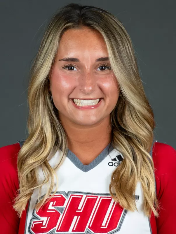 Sacred Heart University cheerleading photo by Tracy Deer-Mirek 8/21/23
