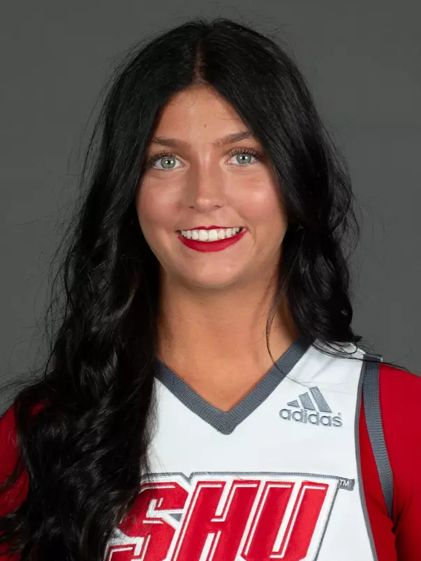 Sacred Heart University cheerleading photo by Tracy Deer-Mirek 8/21/23