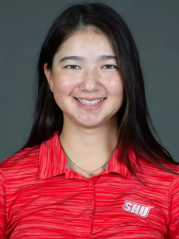 Sacred Heart University women's golf photo by Tracy Deer-Mirek 8/22/23