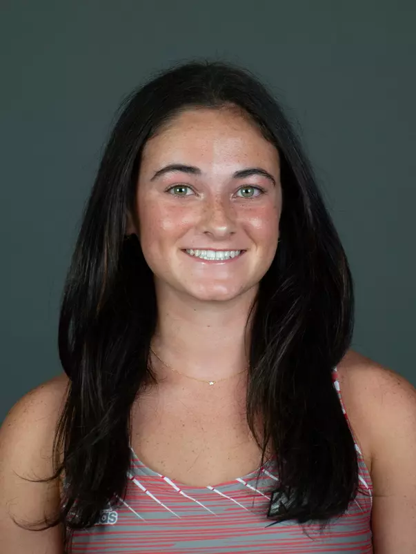 Sacred Heart University women's cross country photo by Tracy Deer-Mirek 8/22/23