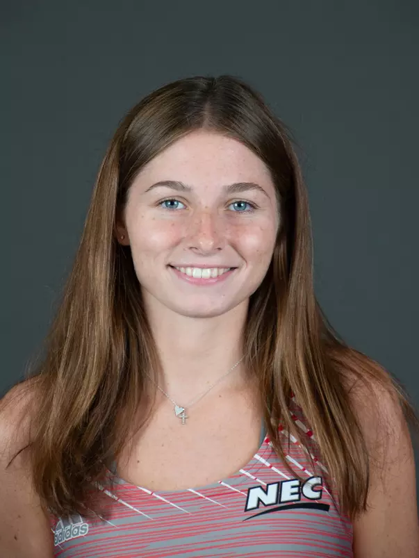 Sacred Heart University women's cross country photo by Tracy Deer-Mirek 8/22/23