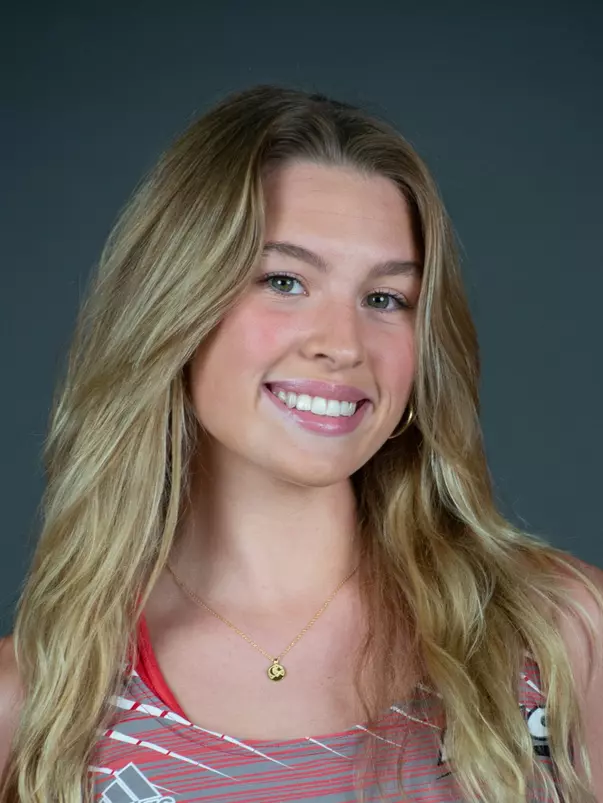 Sacred Heart University women's cross country photo by Tracy Deer-Mirek 8/22/23