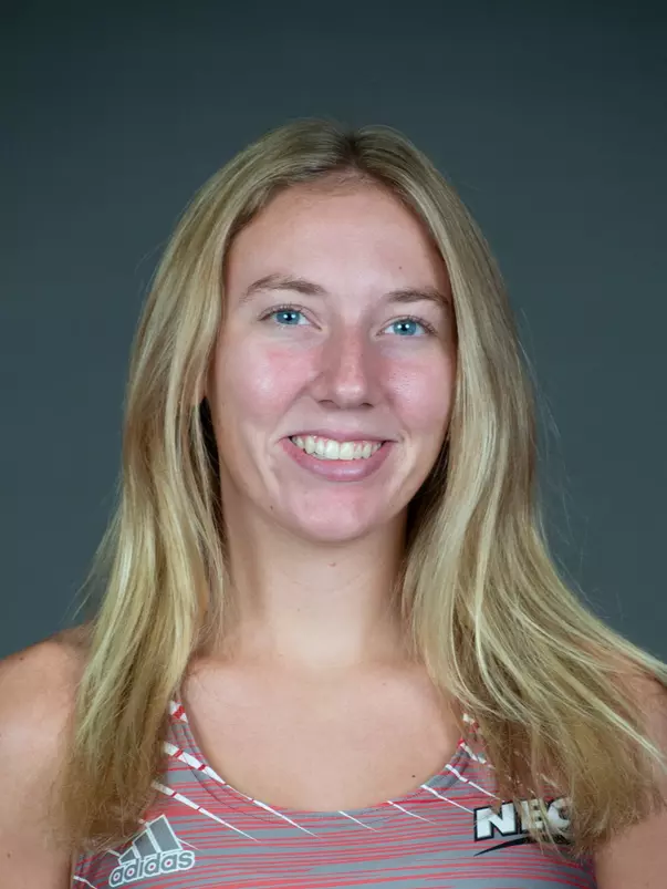 Sacred Heart University women's cross country photo by Tracy Deer-Mirek 8/22/23