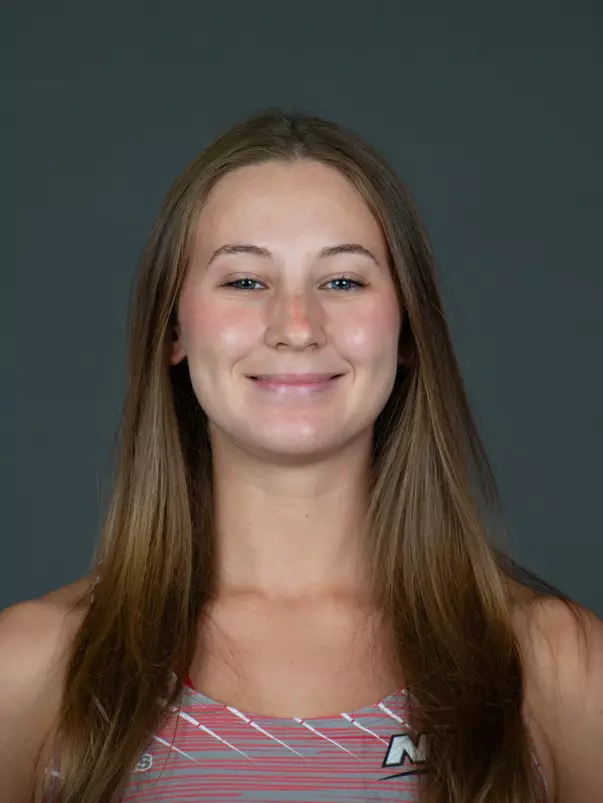 Sacred Heart University women's cross country photo by Tracy Deer-Mirek 8/22/23