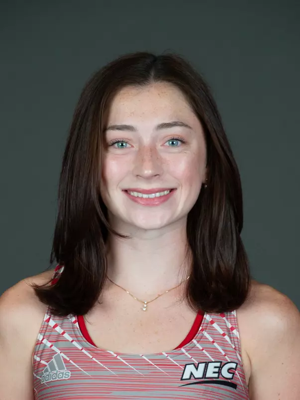 Sacred Heart University women's cross country photo by Tracy Deer-Mirek 8/22/23