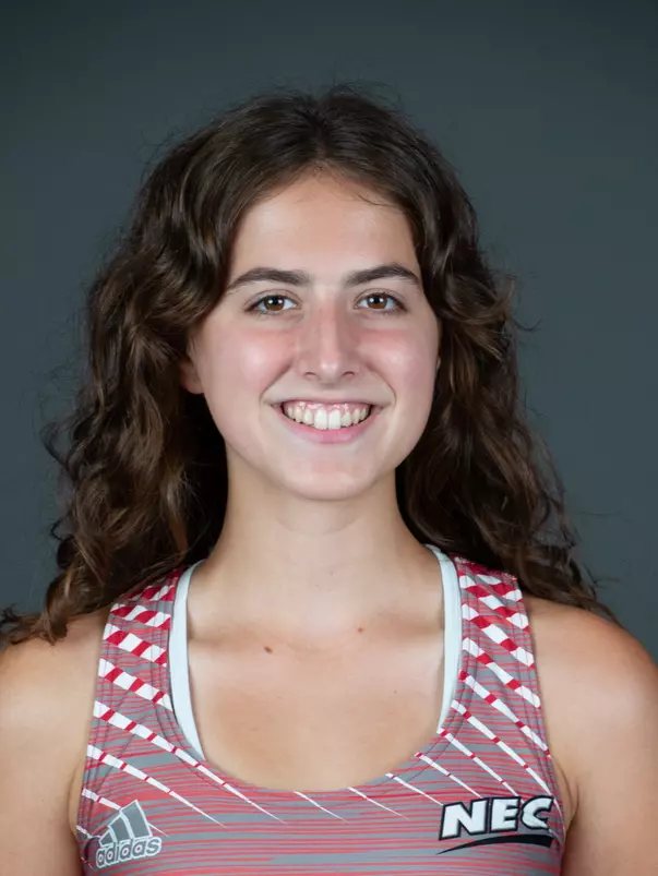 Sacred Heart University women's cross country photo by Tracy Deer-Mirek 8/22/23