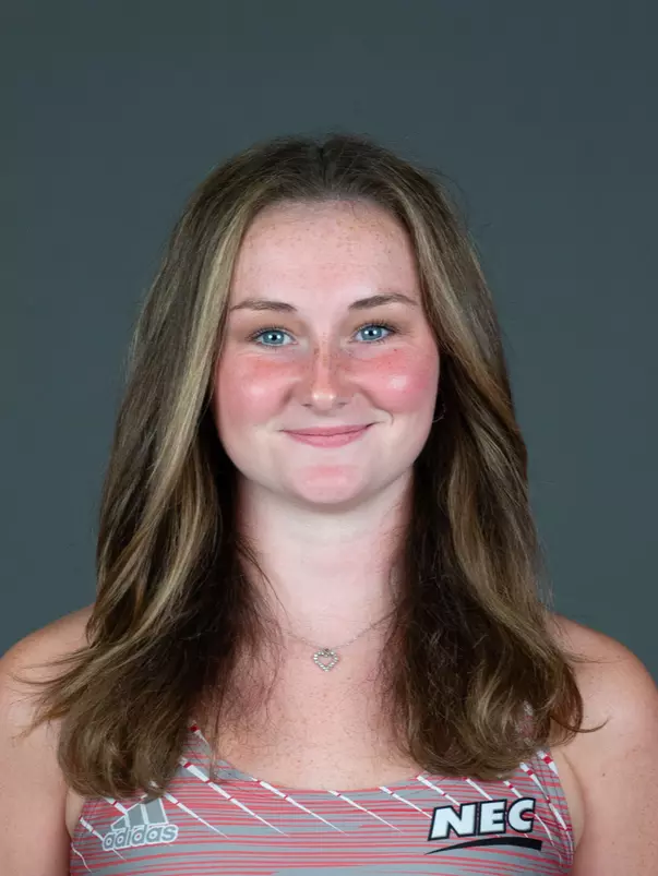 Sacred Heart University women's cross country photo by Tracy Deer-Mirek 8/22/23