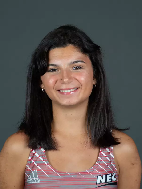 Sacred Heart University women's cross country photo by Tracy Deer-Mirek 8/22/23