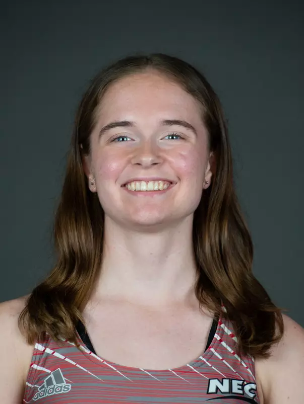 Sacred Heart University women's cross country photo by Tracy Deer-Mirek 8/22/23