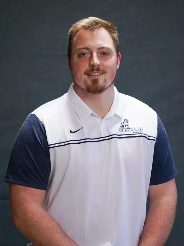 Seth Simmer head shot 2021 spring