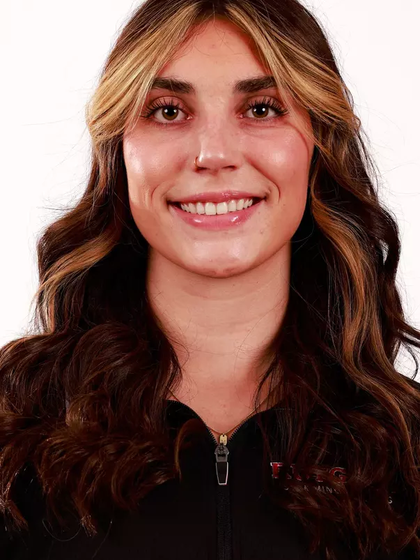 Molly Urkiel - 2024-25 Rutgers women's swimming & diving headshot