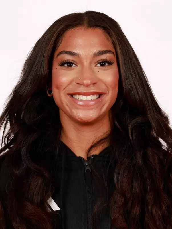 Kristina Tossas headshot