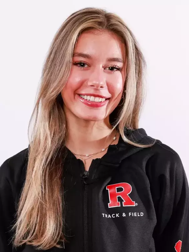 Claire Annuik headshot