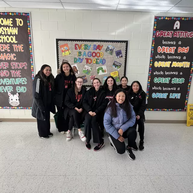 Women's Golf participates in Read Across America event at local school