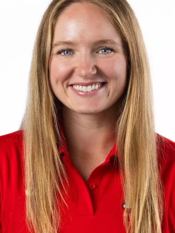 Emma Luniewicz Head Shot