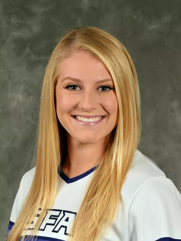 Triniti_Kendzior_Headshot