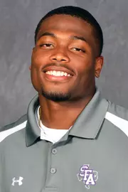 Davelle_Fox_Headshot18