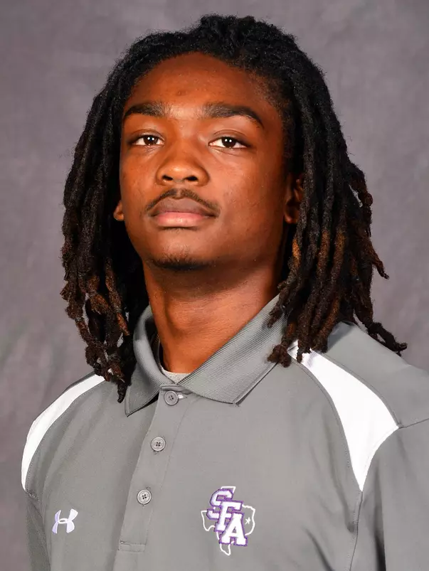 QuenTyvian_Borders_Headshot18