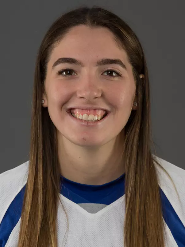 Alannah Basile headshot