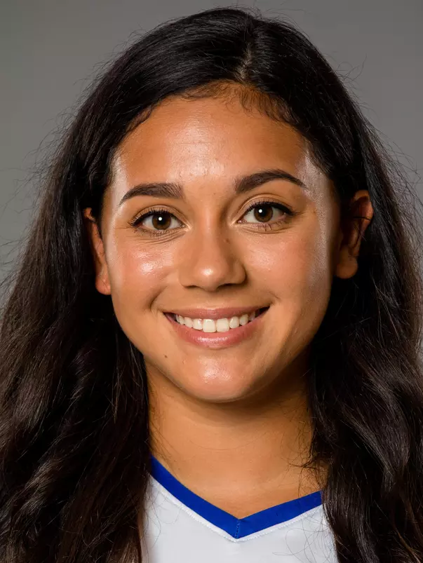 Emily Arellano headshot