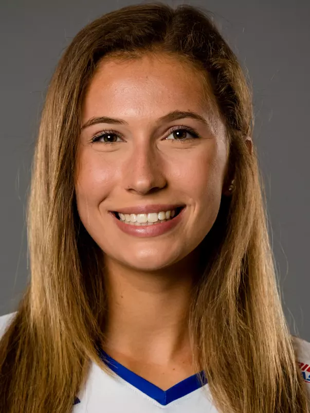 Lizzy Kirk headshot